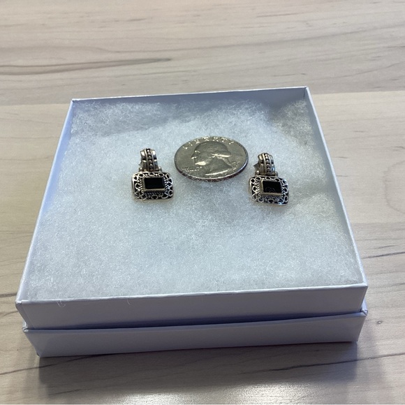 Sterling silver and black onyx earrings - Picture 2 of 4